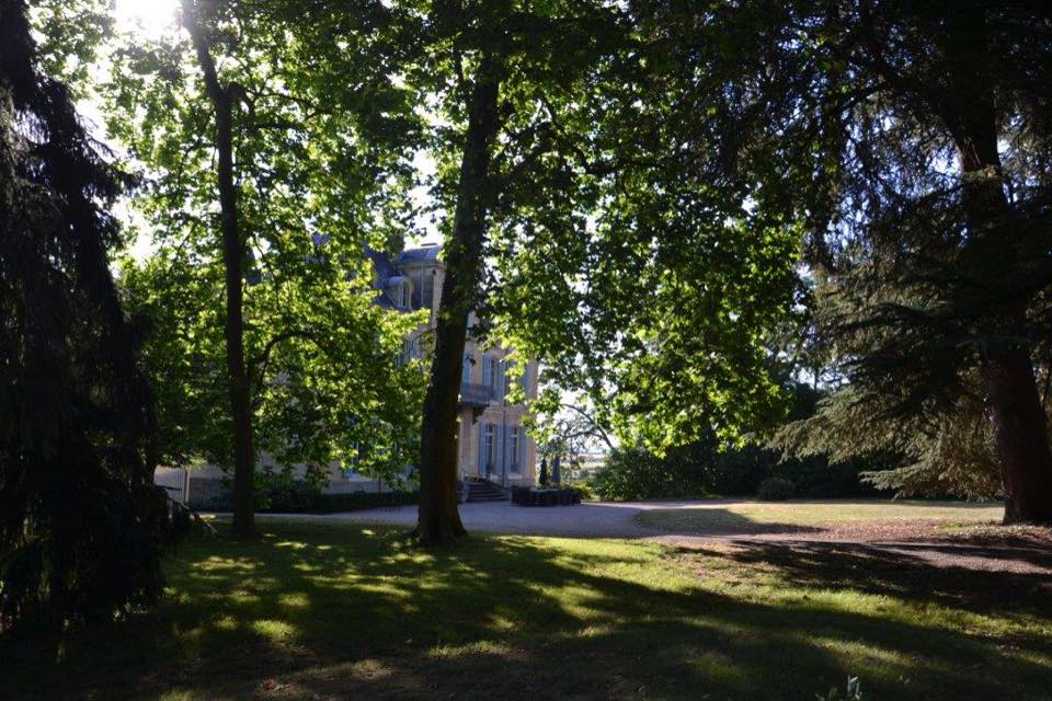 Facade Chateau Les Bardons